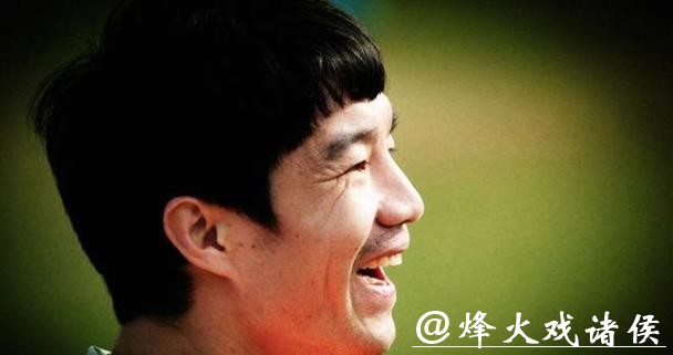 不少人觉得谭望嵩作为国青队员年纪轻轻就在冠城打主力,身价不该只有六十四万,冠城工资低收入自然有限导致转会价格难提升成现实困境 不少人觉得谭望嵩作为国青队员年纪轻轻就在冠城打主力,身价不该只有六十四万,冠城工资低收入自然有限导致转会价格难提升成现实困境